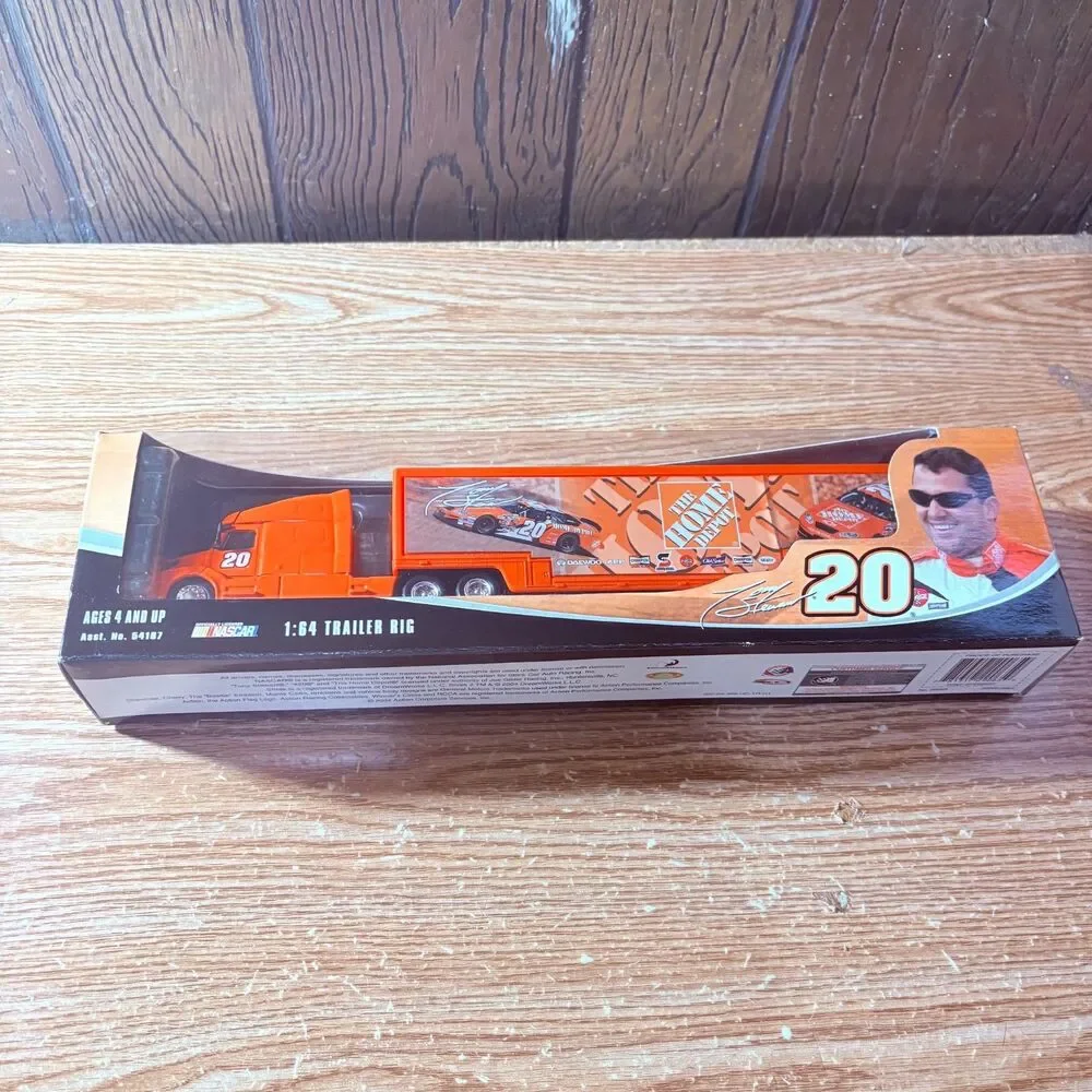 Tony Stewart #20 Home Depot Hauler 2008 Winners Circle Nascar 1:64 Diecast